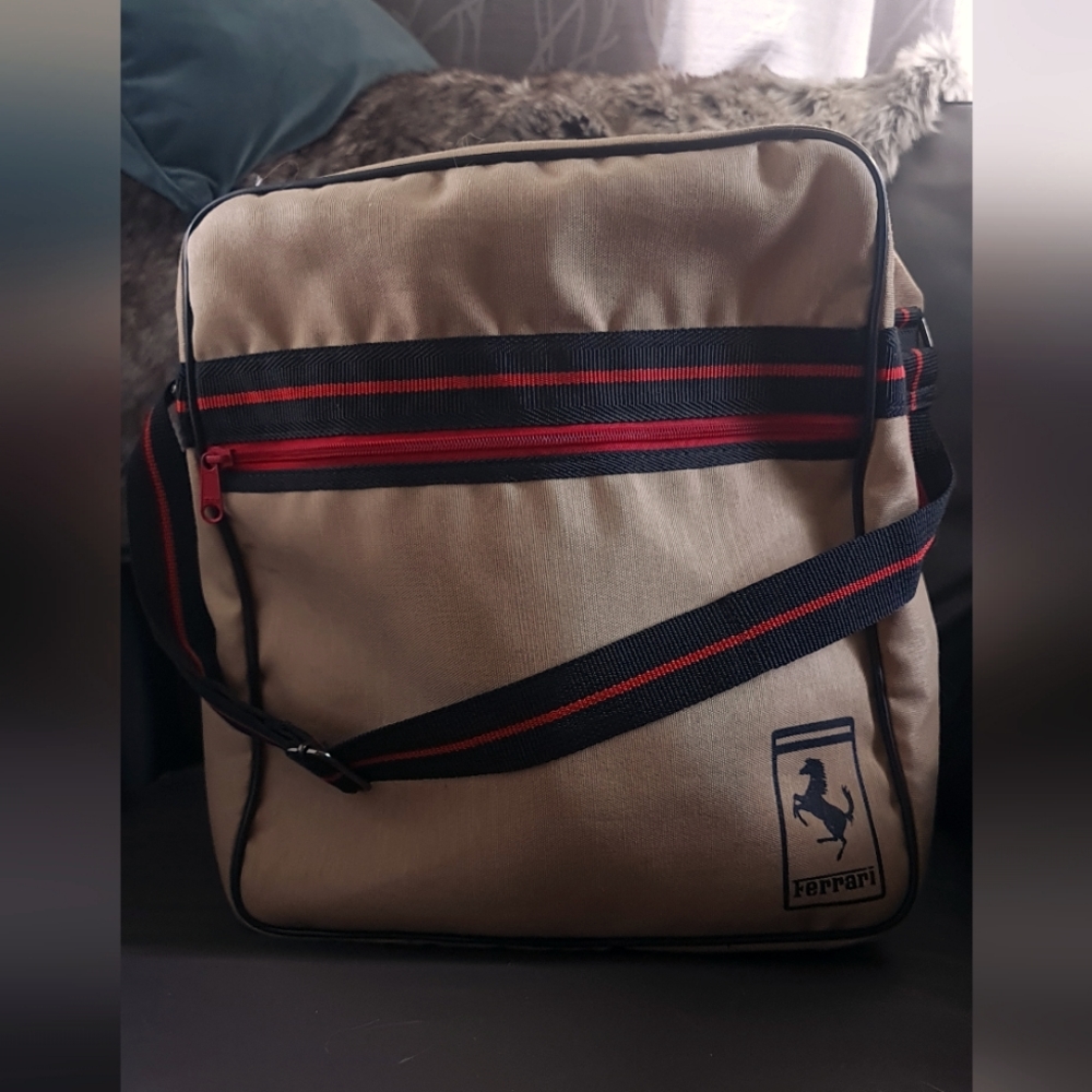SUPER RARE 70s Vintage Ferrari Luggage Cross Shoulder Formula 1 Bag !!!